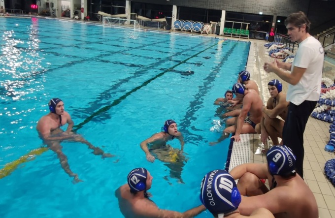 Como Nuoto: la Recoaro in volata doma il President e risale al quinto posto