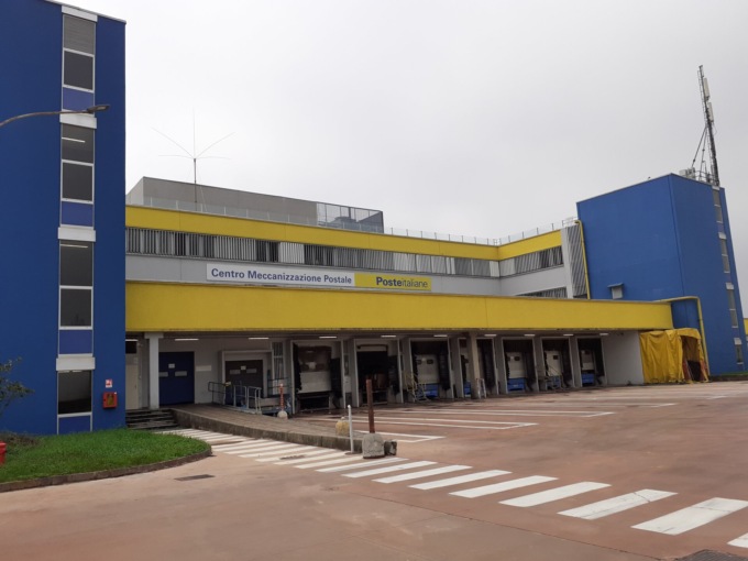 Poste italiane: a San Valentino negli uffici postali della provincia di Como le cartoline per gli innamorati