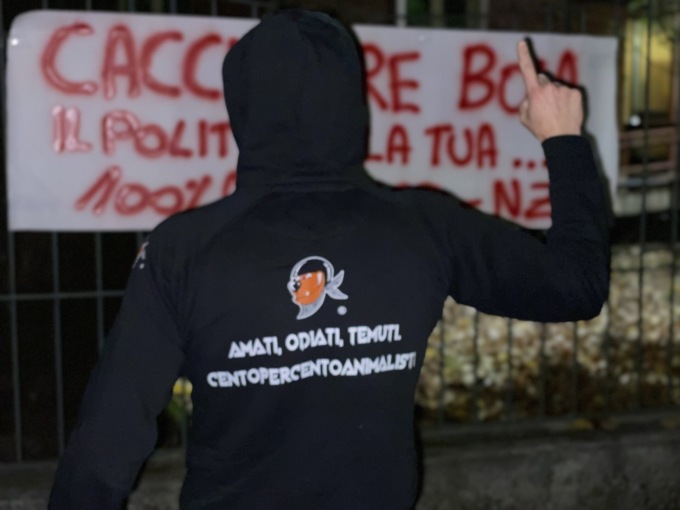Striscione animalista