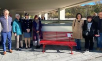 Donata all'ospedale Sant’Anna una panchina rossa contro la violenza sulle donne