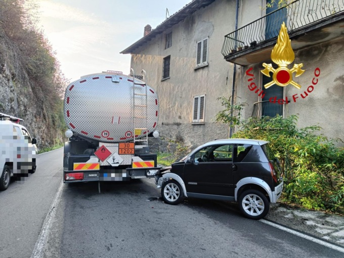Incidente ad Asso: tampona un’autocisterna con carico infiammabile