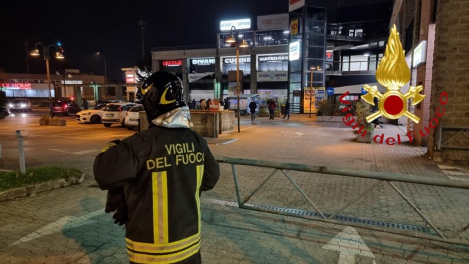 puzza di gas al Famila di Erba