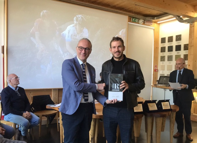 Il ciclista Davide Ballerini alla presentazione del Pool Cantù: “Ai giovani dico di divertirsi facendo ciclismo”