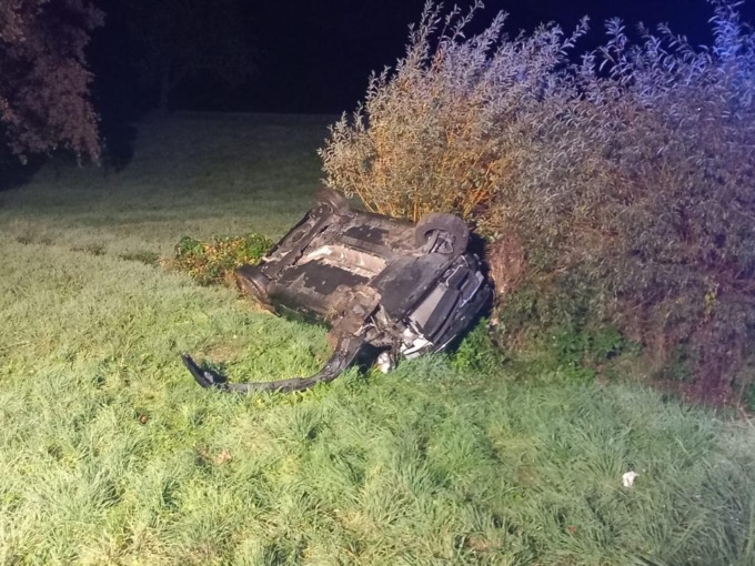 Appiano, si ribalta con l’auto e finisce fuori strada: paura per una 32enne