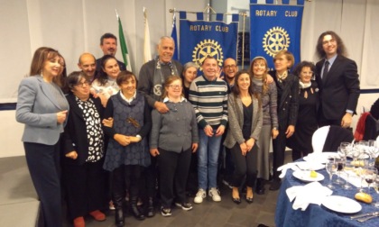 Teo Teocoli ospite del Rotary Club di Appiano: grande serata benefica per L'Ancora