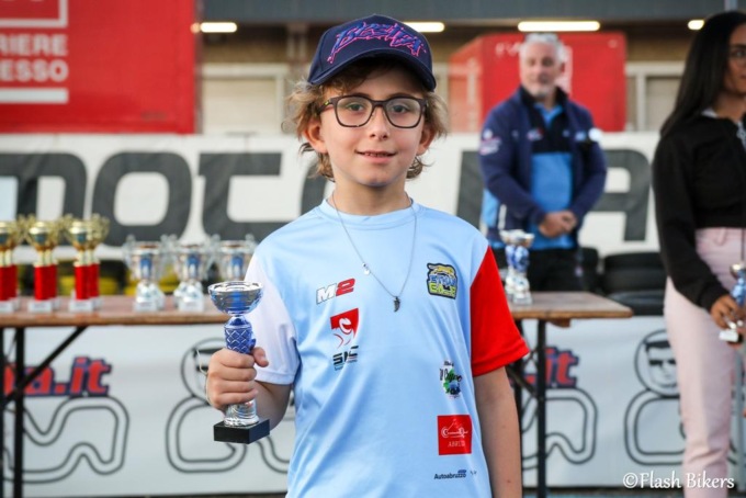 Campione di minimoto dopo il trapianto ma servono fondi per far correre il piccolo Ethan