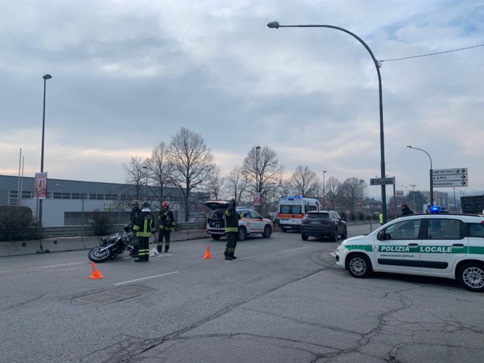 Incidente in via Prealpi, motociclista in ospedale