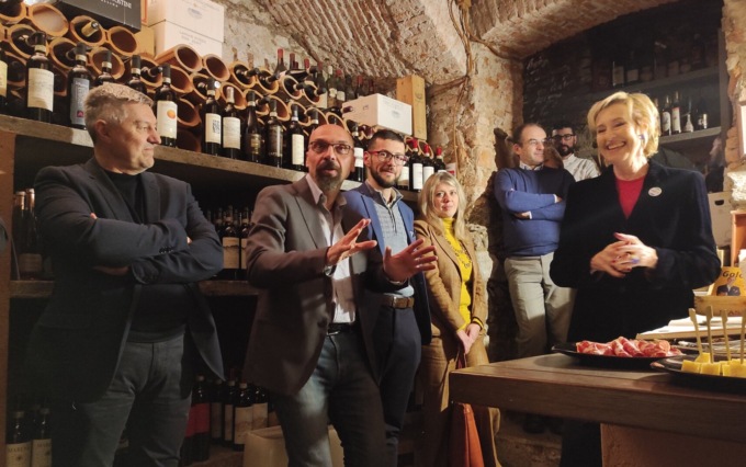 Elezioni Lombardia 2023, Letizia Moratti a Cantù con l’ex sindaco Bizzozero VIDEO
