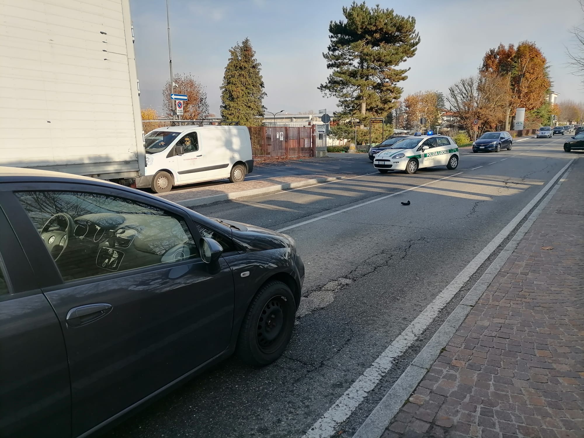 Incidente tra auto e moto a Luisago