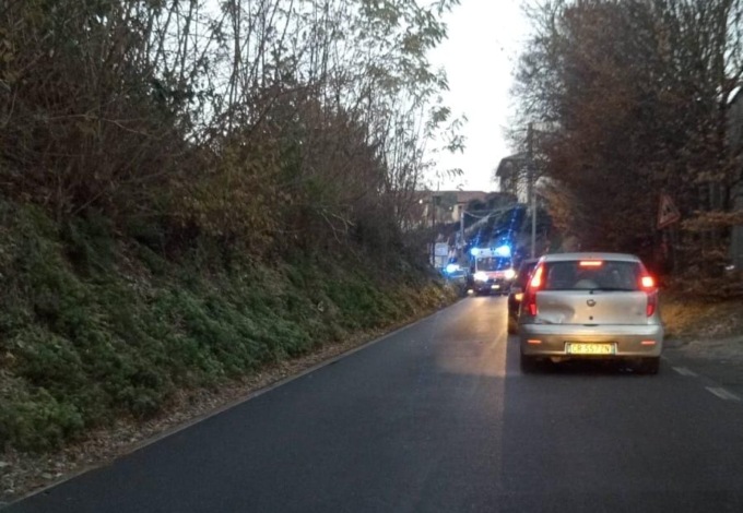 Incidente tra auto e moto a Carimate: ferito un uomo di 52 anni