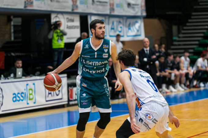 Pallacanestro Cantù vince anche a Latina