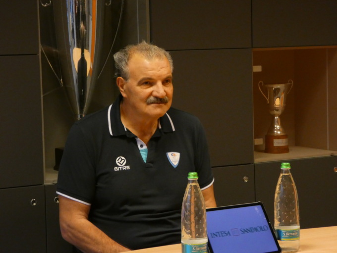 Cantù verso la sfida con la JuVi Cremona, Sacchetti: “La partita con Roma deve essere d’insegnamento. Loro non sono allo sbando”