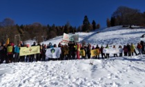 Camminata per "salvare il San Primo" dall'impianto sciistico: ben 300 partecipanti