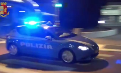 Tenta di rubare in via Oltrecolle, ma l'allarme lo fa fuggire: arrestato 41enne irregolare in Italia