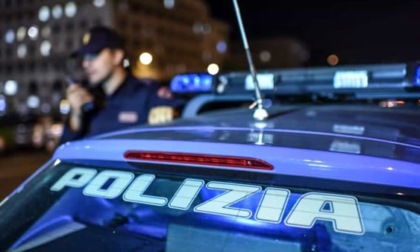 Rompe il finestrino di un auto e ruba un dispositivo: fermato un ragazzo di 24 anni gambiano