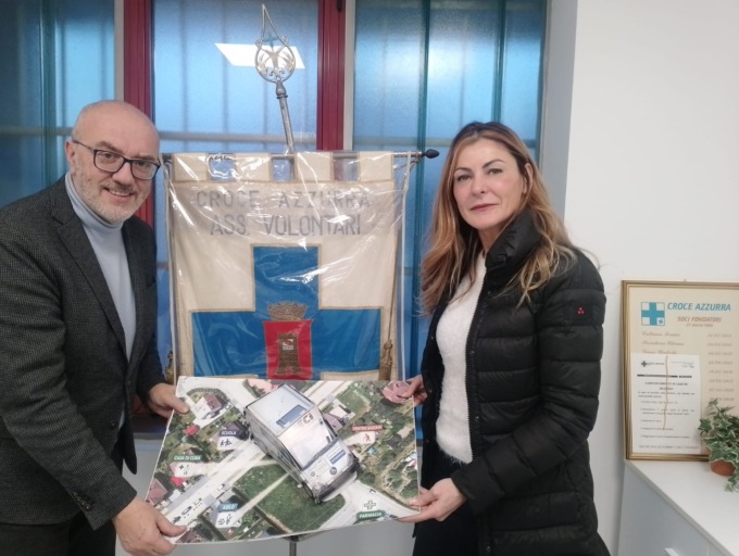“Progetti del Cuore”: la Croce Azzurra di Como riceve un nuovo mezzo di trasporto