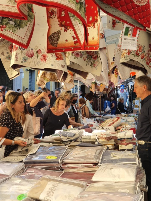 “Gli Ambulanti di Forte dei Marmi®” a MARIANO COMENSE domenica 8 gennaio
