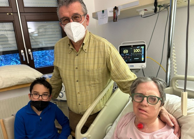 Apertura straordinaria domenicale per aiutare mamma Sonia