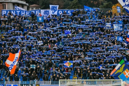 Como 1907 la curva dei Tifosi azzurri