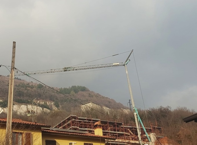 Infortunio sul lavoro a Pusiano: grave trauma facciale per un 49enne