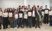 Mariano premia con una borsa di studio i suoi studenti migliori