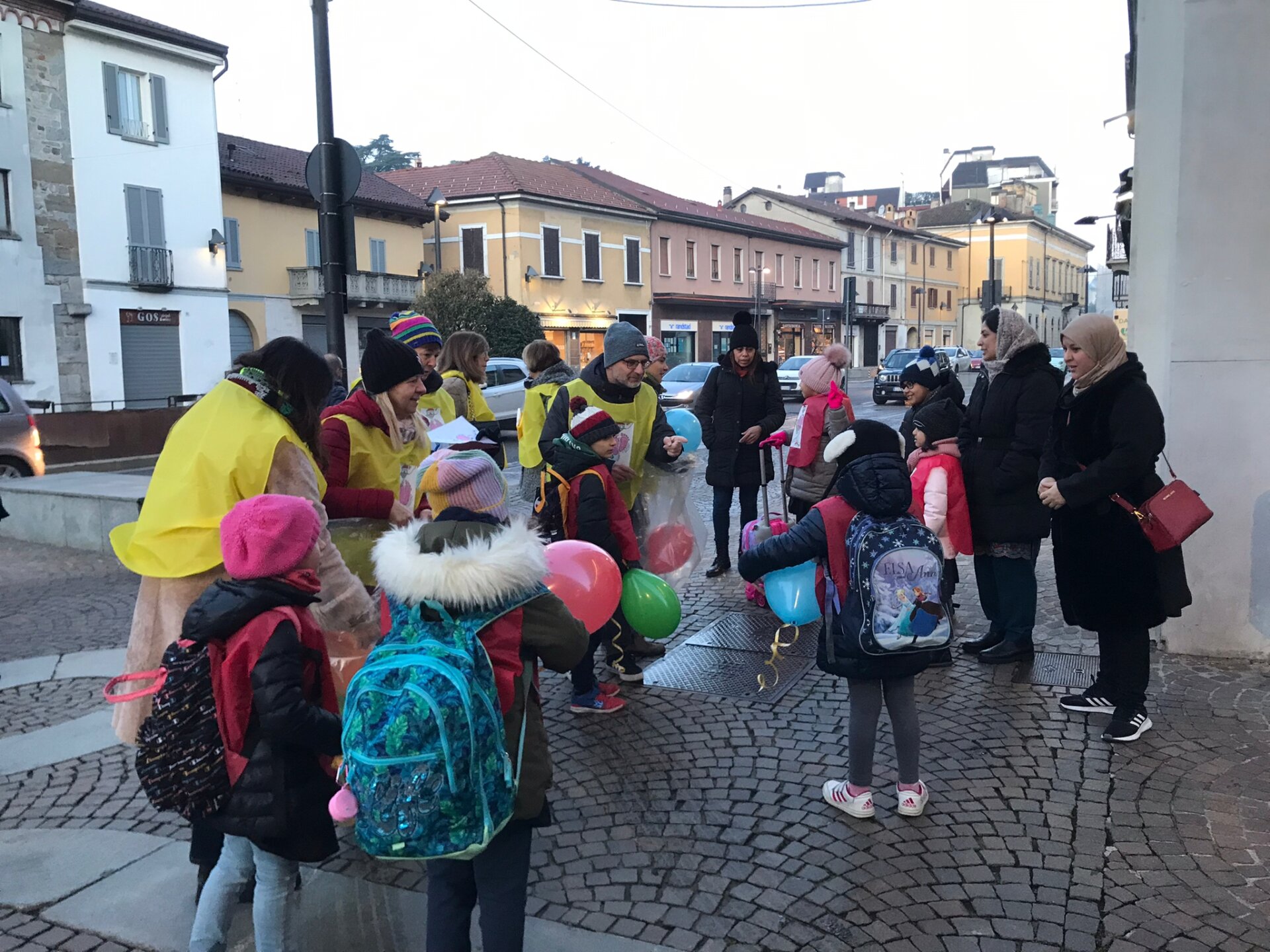 Mariano Comense: Inaugurato Il Pedibus Alla Scuola IV Novembre - Prima Como