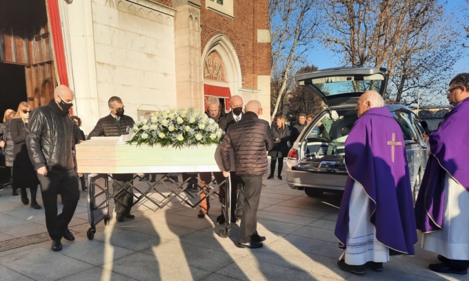 Ultimo saluto a Manuel Gabrielli, l’avvocato della Strage di Erba trovato senza vita nella sua casa