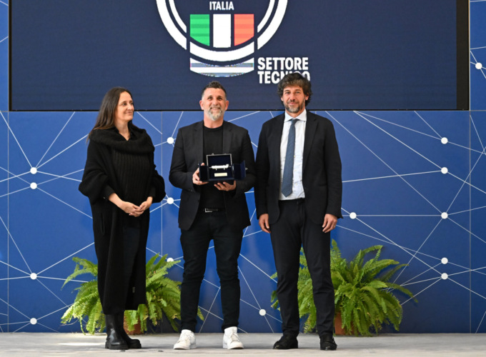Como Women: Sebastian De La Fuente vince la panchina d’argento