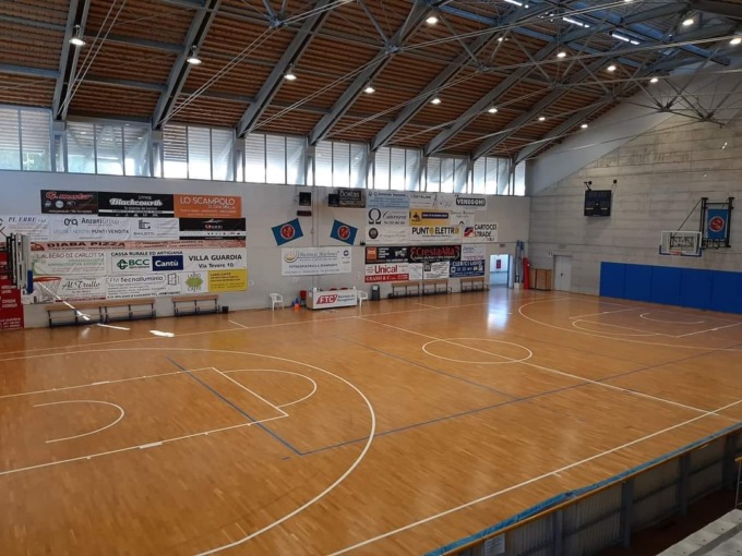 pallacanestro lariana Campo di via tevere a Villa Guardia