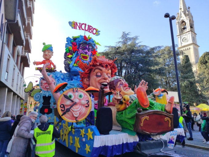 Carnevale di Cantù, si torna in scena: grande festa alla prima sfilata