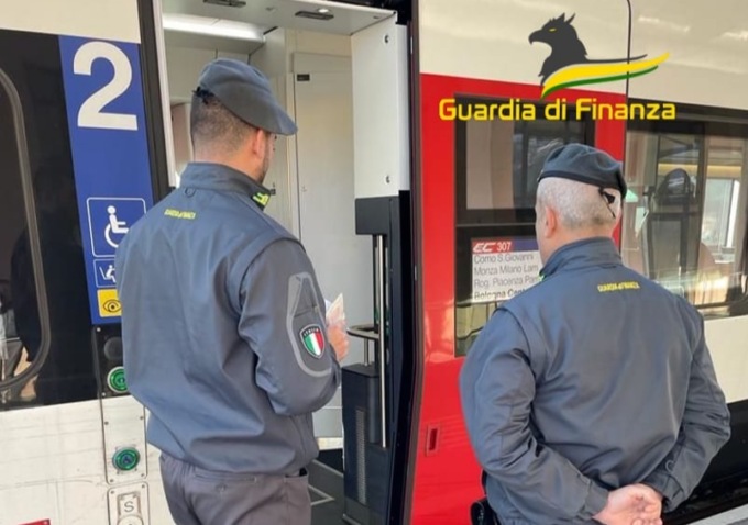 Droga e furti: 31enne arrestato a Chiasso mentre prendeva il treno