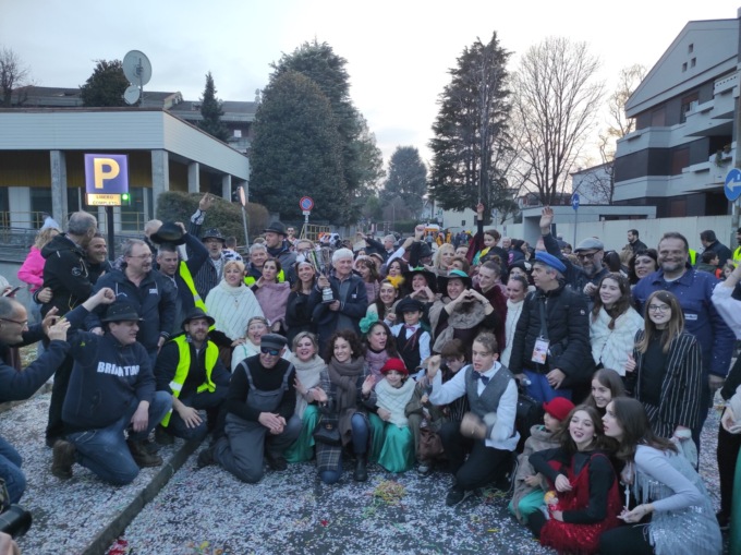 Carnevale di Cantù, ultima grande sfilata: vincono gli Amici di Fecchio