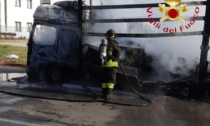 Camion carbonizzato a Turate: intervengono i Vigili del fuoco