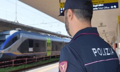 Mostra i genitali sul treno Milano-Chiasso: denunciato 25enne