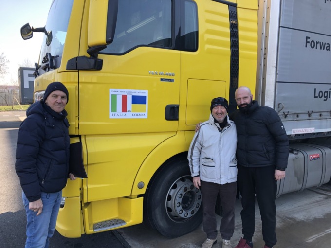 Volontari a Kherson per consegnare 10 tonnellate di aiuti umanitari