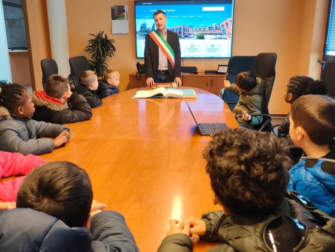 Alunni in Municipio a lezione dal sindaco