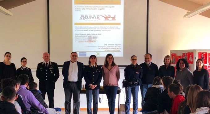“Giornata Nazionale della Legalità”: le forze dell’ordine incontrano gli studenti