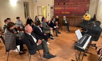 Parole e musica... e il pubblico canta alla presentazione del libro di Giovanni Bataloni