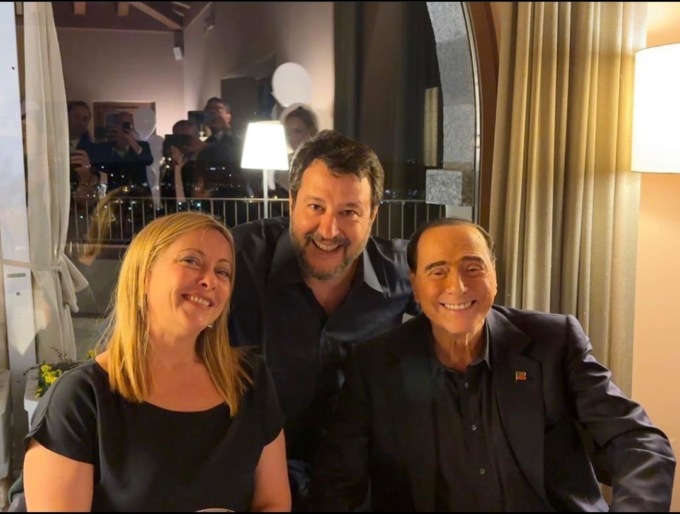 Salvini (con Meloni e Berlusconi) festeggia i 50 anni a Uggiate Trevano