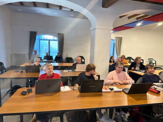 Transizione digitale, a lezione di computer con l’Università degli adulti