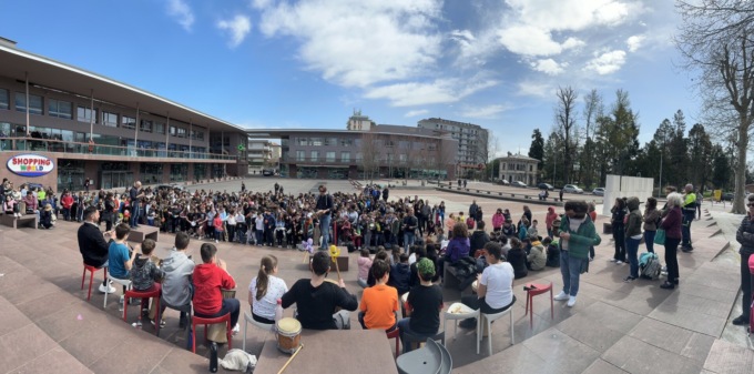 Drum circle gigantesco: il più grande della provincia di Como