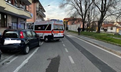 Scontro tra auto in via Repubblica, ferite due donne