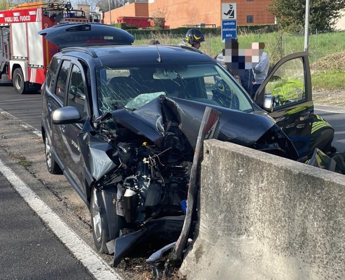 Tremendo incidente sulla Valassina: ci sono feriti gravi