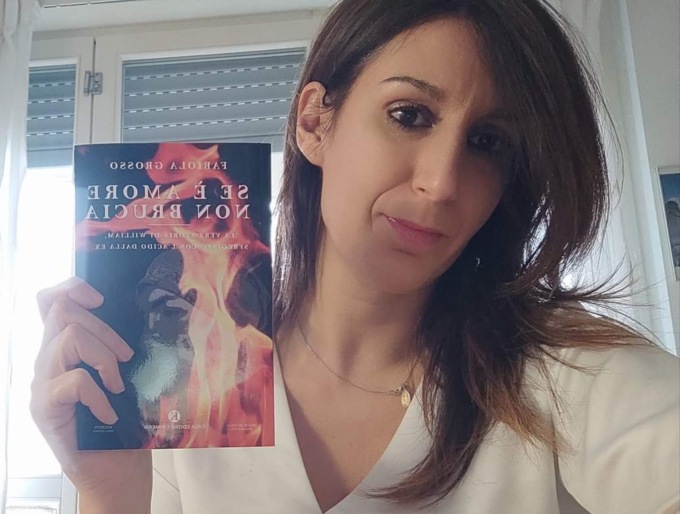 “Se è amore non brucia”: il libro che racconta la storia vera di un ragazzo sfigurato dalla ex