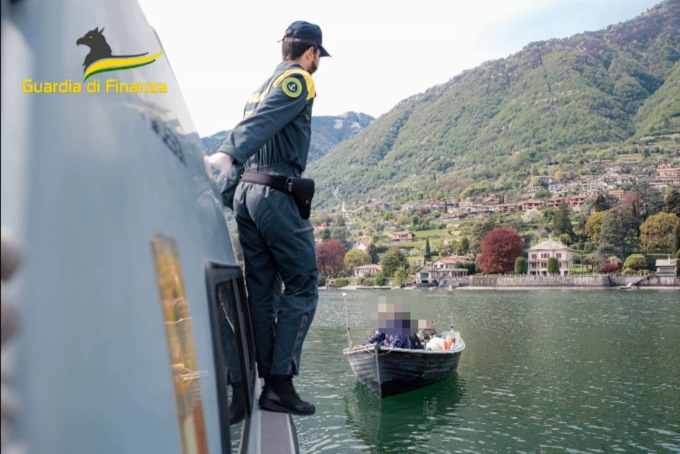 In barca senza assicurazione e sicurezza: maxi controlli sul Lago di Como
