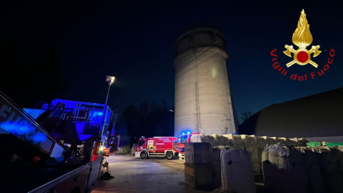 Incendio alla Ipae Pro Garden di Merone: 8 ore per spegnere le fiamme SIRENE DI NOTTE