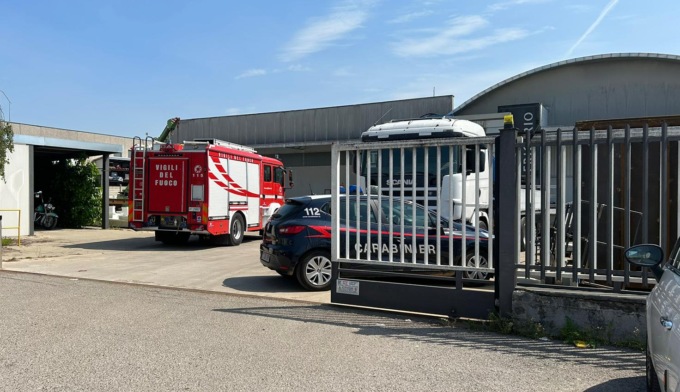 Infortunio sul lavoro a Cantù: soccorsi in codice rosso per un operatore