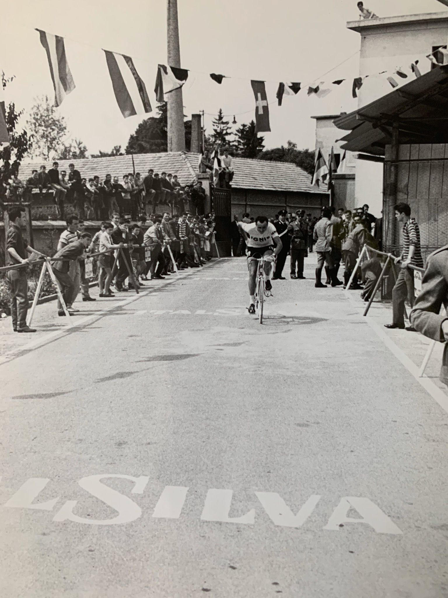 Giro 1960_Partenza BALDINI_CRONO Seregno-Lecco_dallo stabilimento Italsilva