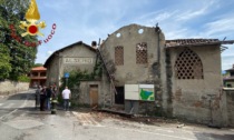 Crolla una parte del tetto dell'ex ristorante San Giocondo: Vigili del fuoco ad Alserio