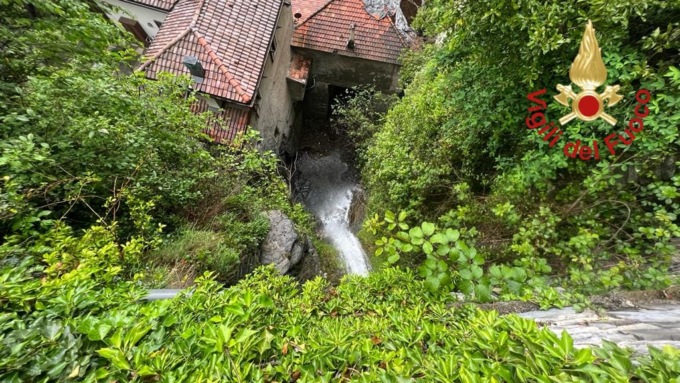 Moltrasio: cade per 50 metri e finisce nel torrente